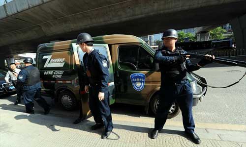 Bảo vệ vận chuyển tiền